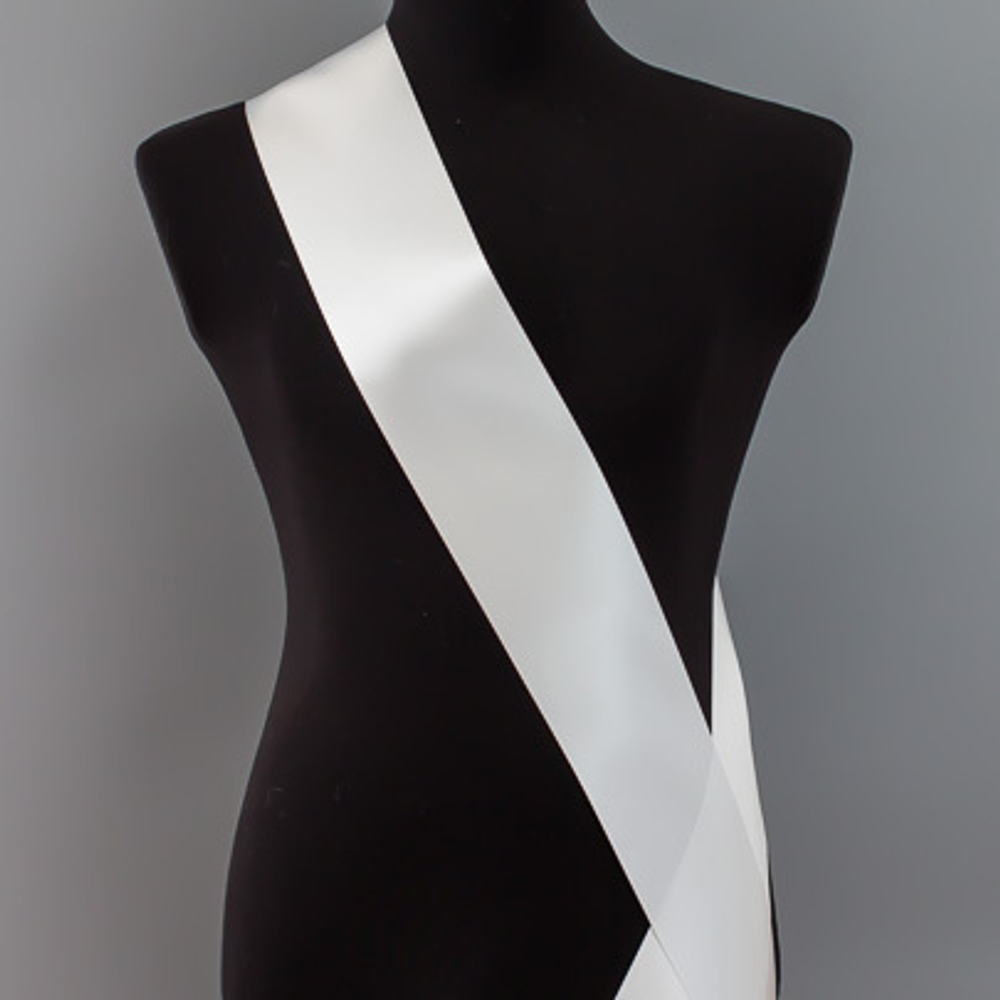 Лента наградная для конкурса красоты С НАНЕСЕНИЕМ. Цвет ленты СЕРЕБРЯННЫЙ. Крепление булавка.