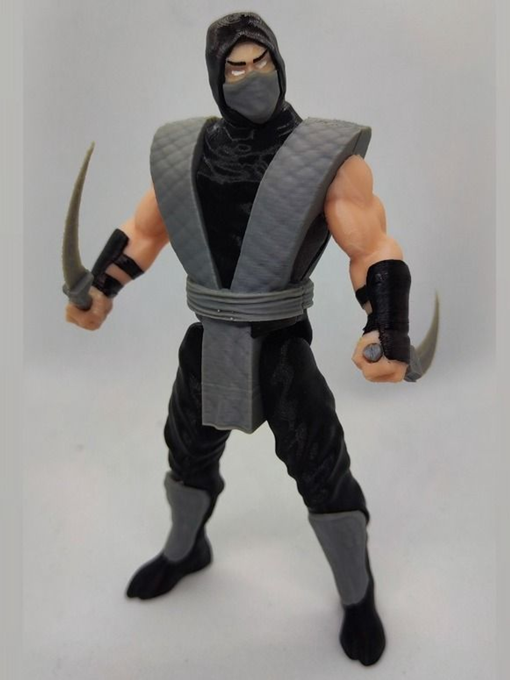 Подвижная фигурка "Смоук" Mortal Kombat, пластик, цвет серый
