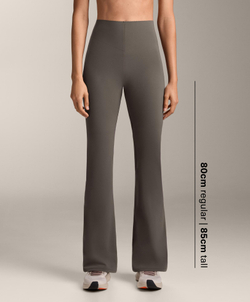 OYSHO Компрессионные брюки клеш Flare Compressive Raise Up, угольный