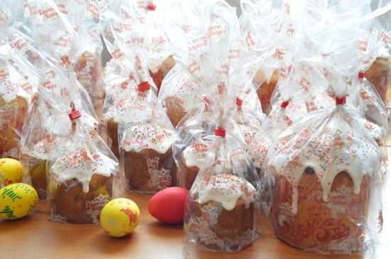 Кулич с посыпкой