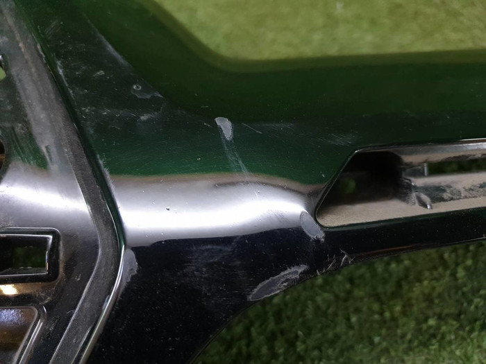 Накладка решетки радиатора Renault Arkana (2019-н.в.)