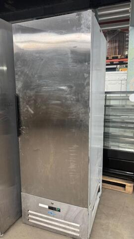 Шкаф холодильный ITALFROST 700л