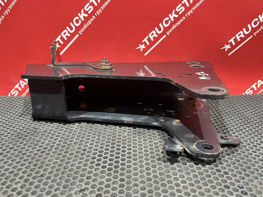 Кронштейн торсиона кабины 2017г