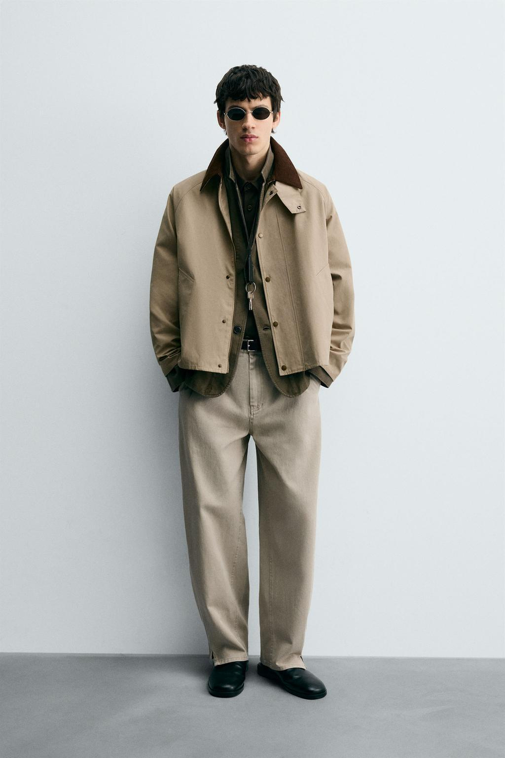 ZARA КУРТКА ТЕХНИЧЕСКАЯ С КОНТРАСТНЫМ ВОРОТНИКОМ, БЕЖЕВЫЙ