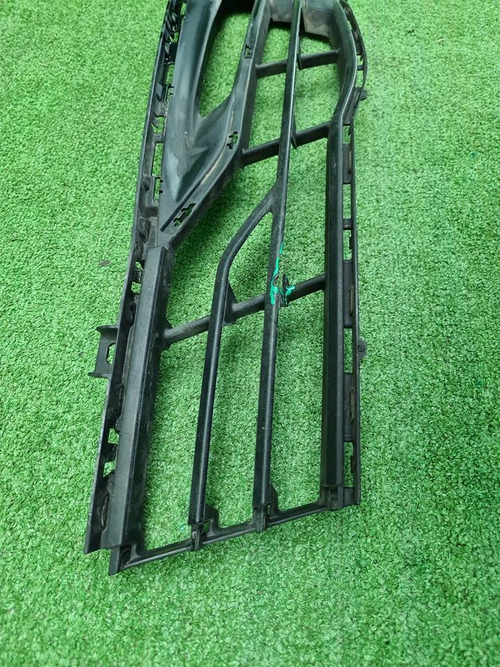 Накладка ПТФ левая BMW 6er G32 (2017-2020)