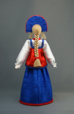 Кукла сувенирная фарфоровая. Нижегородская губ. Россия. Девичий праздничный костюм.