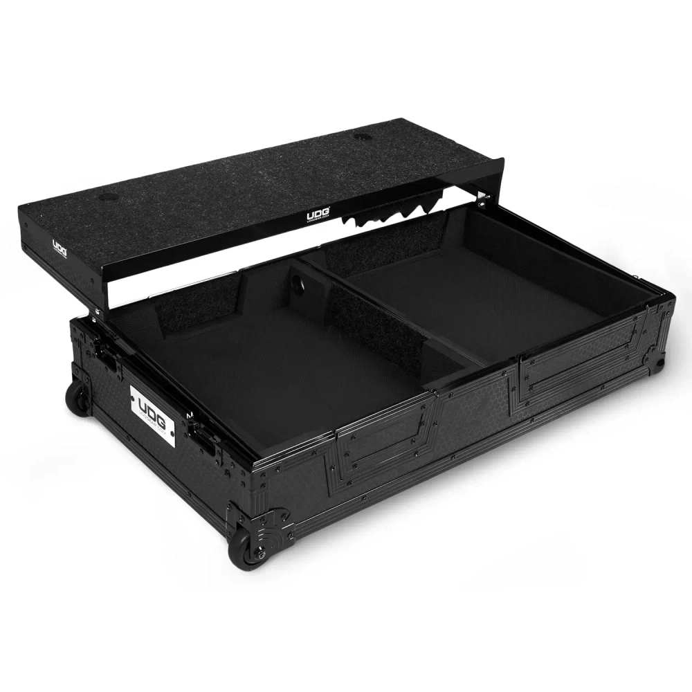 Кейс UDG Ultimate Flight Case Single Turntable Battle/ PLX-CRSS12 & 10"/12" Mixer Black Plus (Laptop Shelf, Trolley & Wheels)