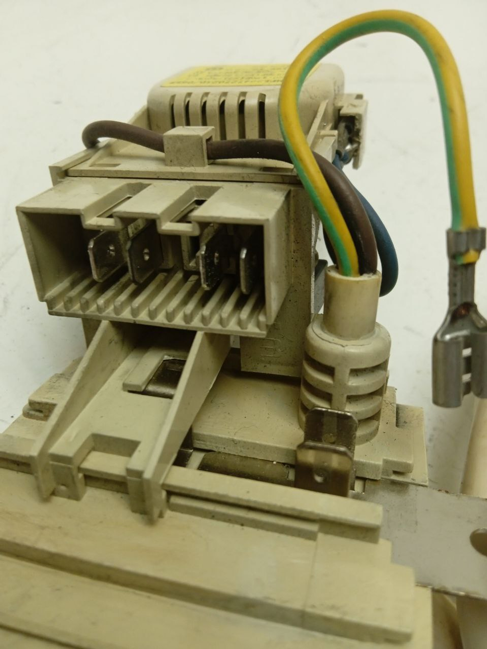 ZWS2101 кт9 Сетевой фильтр для стиральных машин Electrolux Zanussi AEG 4055113940 б/у