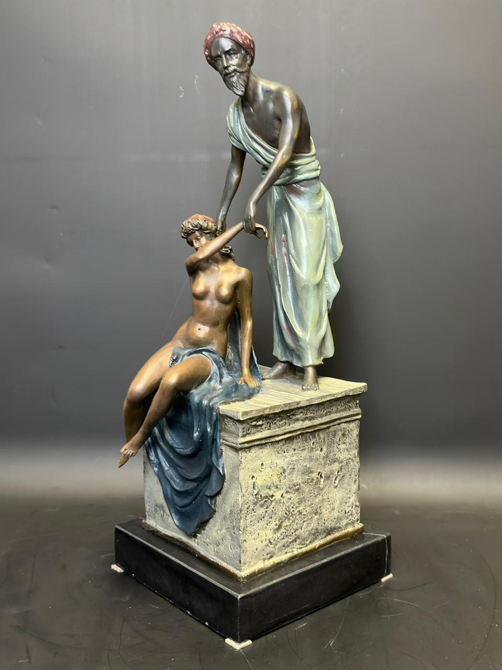 Скульптурная композиция «Продавец невольниц»