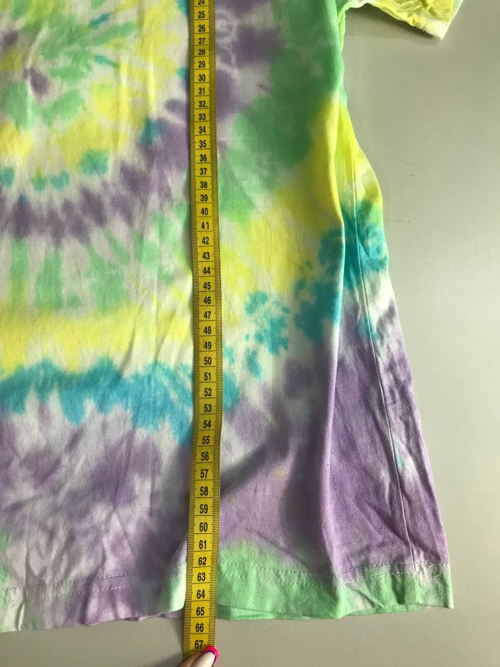 Футболка с летней расцветкой, маркировка М, визуально 46 размер