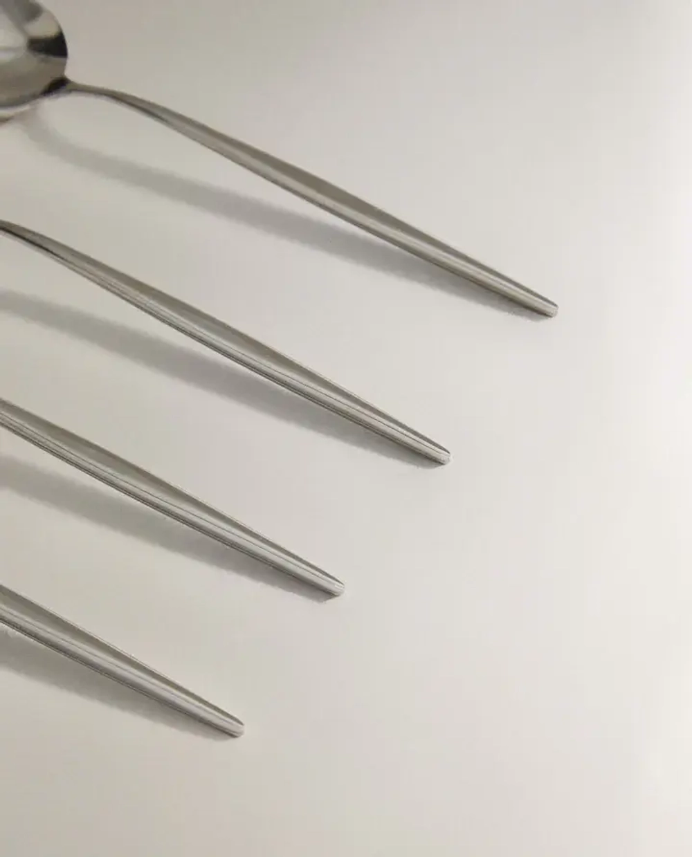 ZARA ЧАЙНАЯ ЛОЖКА С ТОНКОЙ РУЧКОЙ (НАБОР ИЗ 4ШТ.)