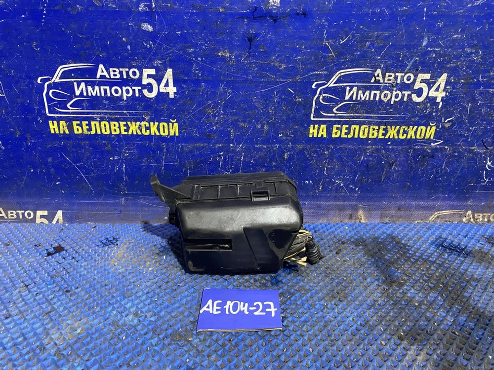 Блок предохранителей подкапотный TOYOTA COROLLA 1999