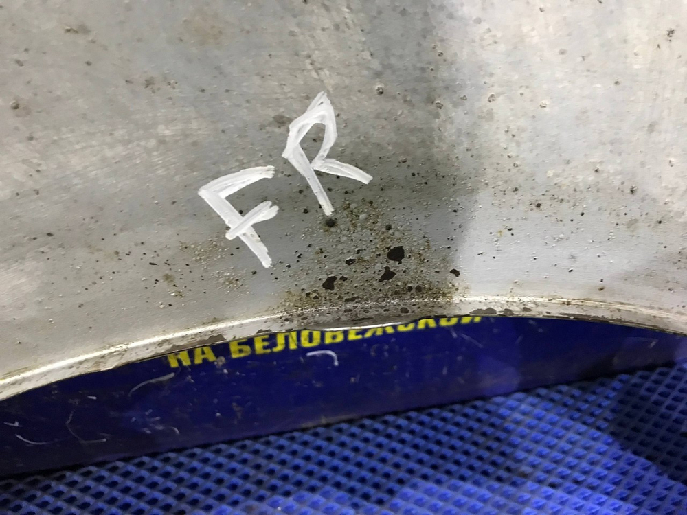 Крыло переднее правое TOYOTA IPSUM 1997