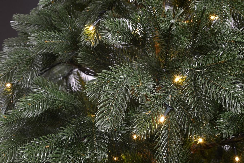 Елка с гирляндой встроенной «Королева леса» (Литая хвоя) 150 см / 1,5 м