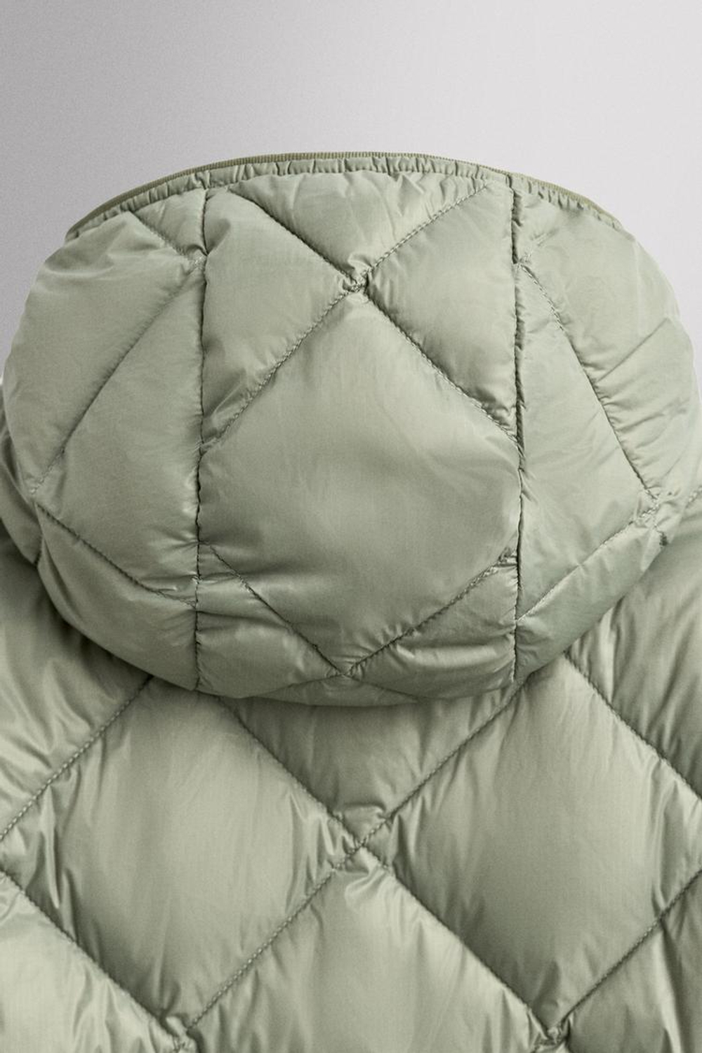 ZARA СТЕГАНАЯ КУРТКА, СВЕТЛО-ЗЕЛЕНЫЙ