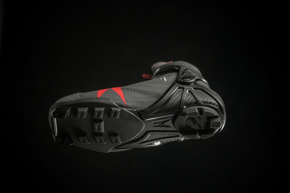 Профессиональные лыжные ботинки Madshus RACE PRO BOA® SKATE (2025/2026) для конькового хода