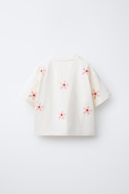 ZARA ФУТБОЛКА С ВЫШИТЫМИ ЦВЕТАМИ, ЭКРЮ