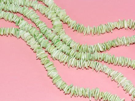 Нить бусин из ракушек freeform, 10мм