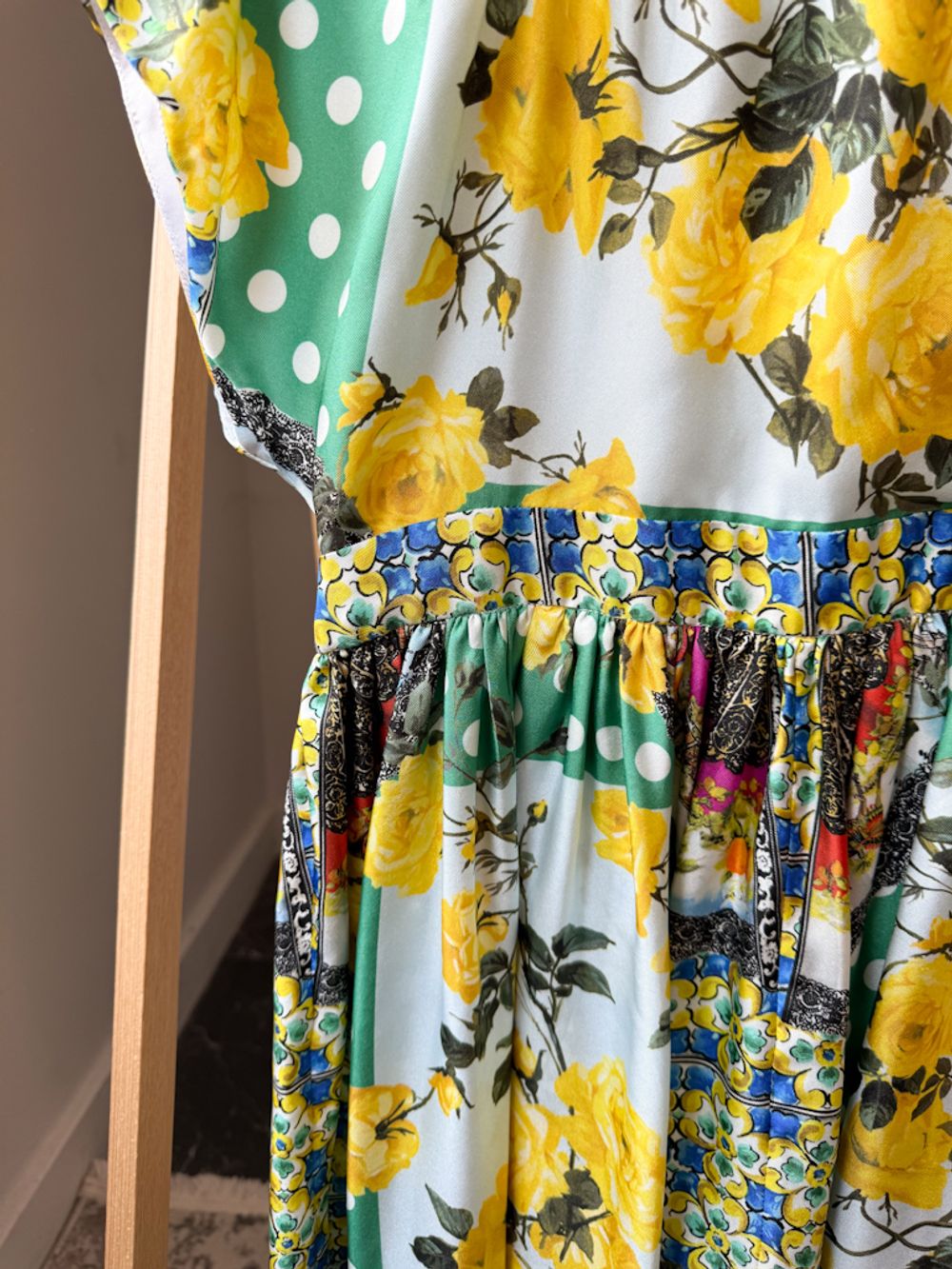 Шелковое платье Dolce&Gabbana, 152