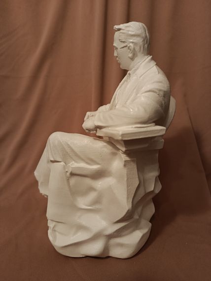 Üzeyir Hacıbəyli heykəli (ağ)