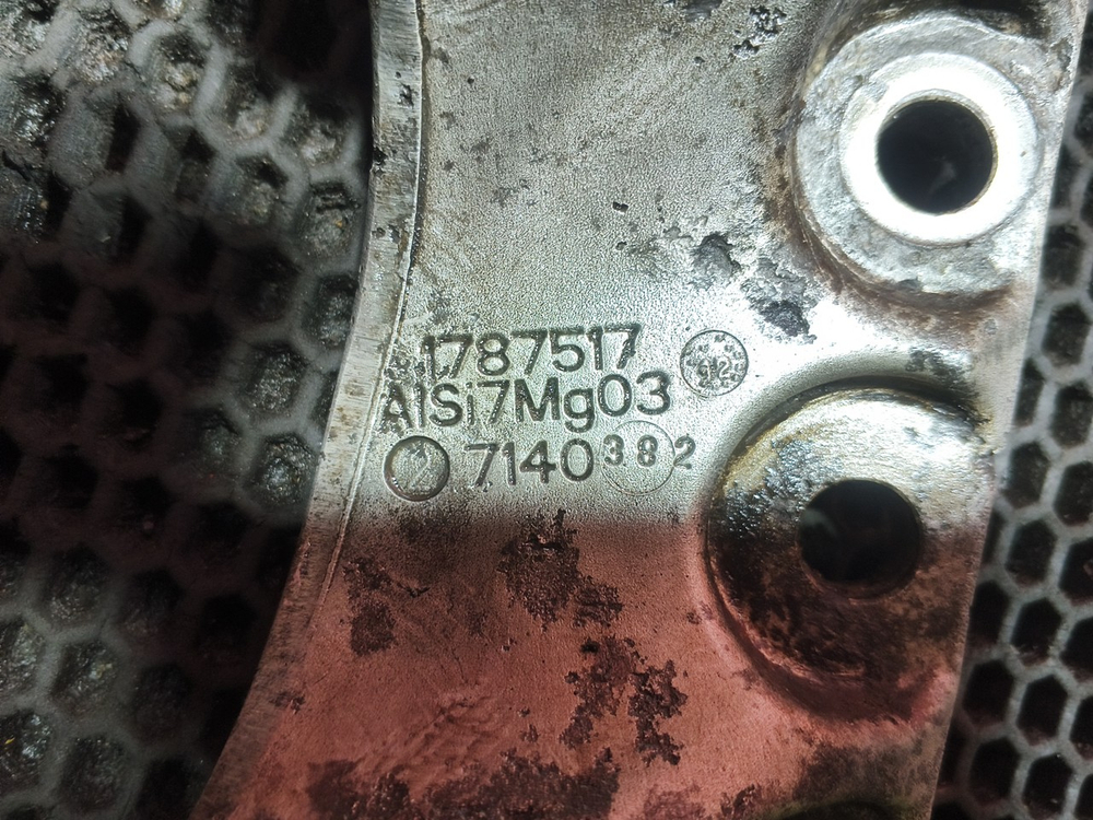 Кронштейн бака AdBlue 2013г.