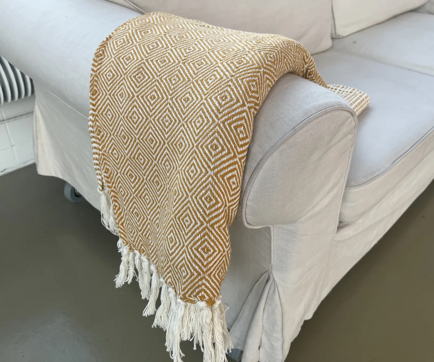 Плед с кисточками