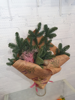 Шикарная ветка Нобилиса в нежном новогоднем оформлении