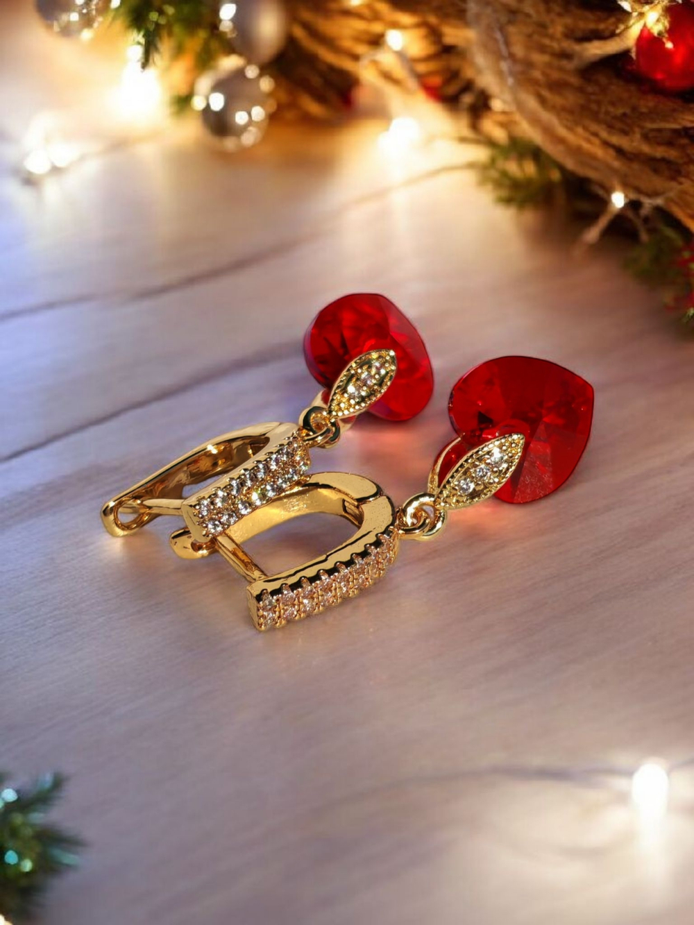 Серьги-сердечки с кристаллами Сваровски