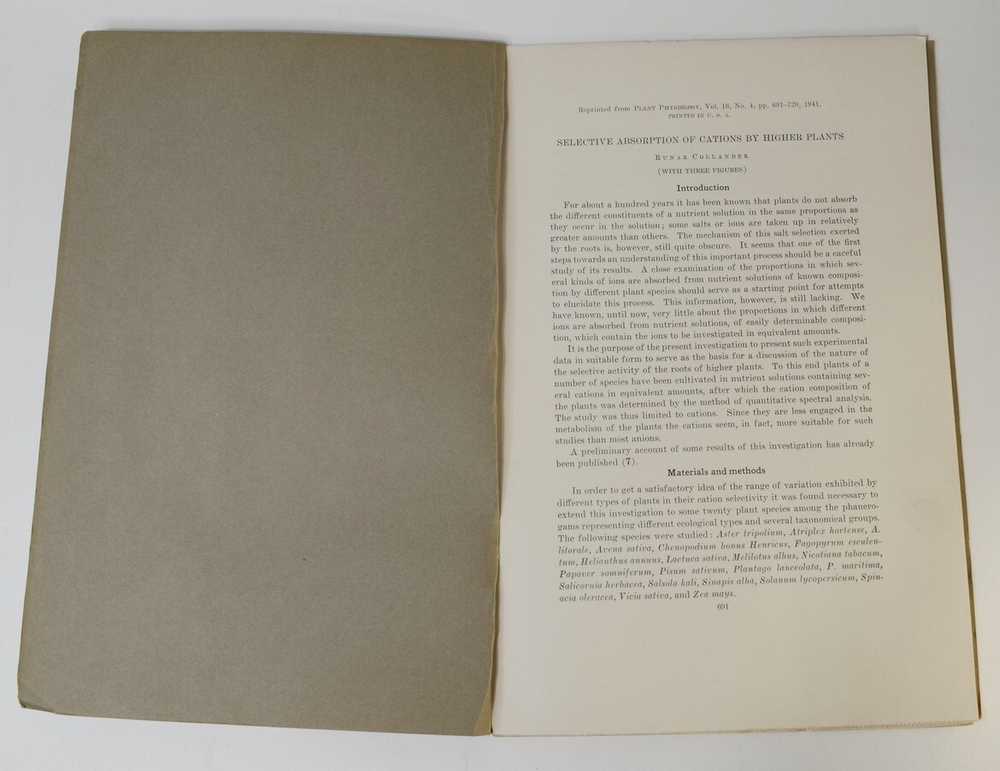 Selective abortion of cations by Higher Plants. Runar Collander 1941 г. Автограф Коштоянца Х.