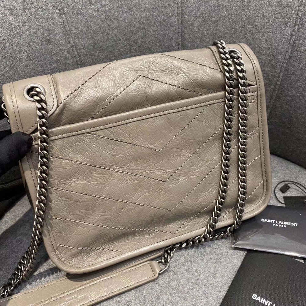 Yves Saint Laurent Niki 22 cm