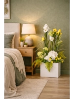 Напольная композиция из искусственных растений и цветов