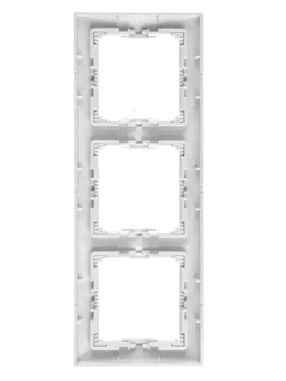 Розетки с заземлением 3 шт + рамка 3 поста Legrand valena 220В, 16А,цвет белый