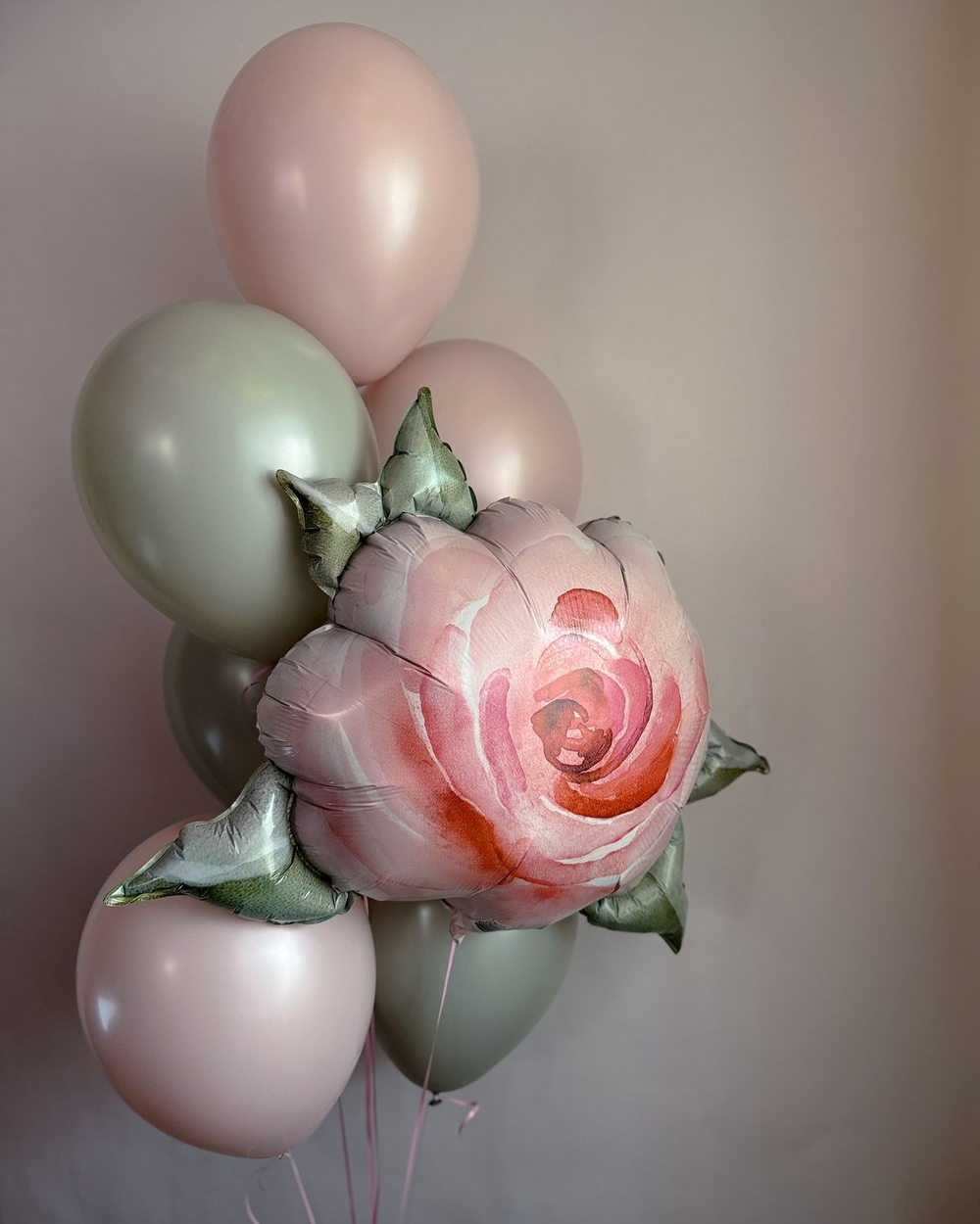 Фольгированный шар-фигура «Роза акварельная», 82 см