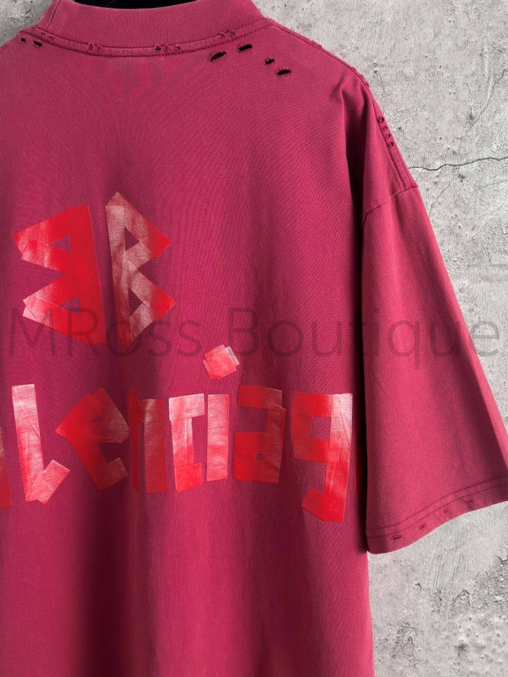 Женская футболка Balenciaga красного цвета с надписью