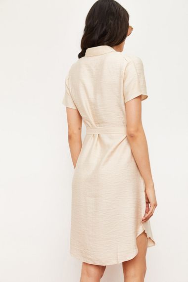 Qadın üçün beli kəmərli, düyməli köynək-don (bej) 10041004