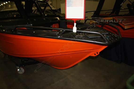 Катер Berkut M TwinConsole