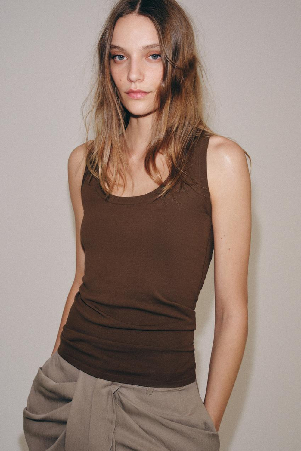 ZARA ТОП ИЗ ТОНКОГО ТРИКОТАЖА, СВЕТЛО-КОРИЧНЕВЫЙ