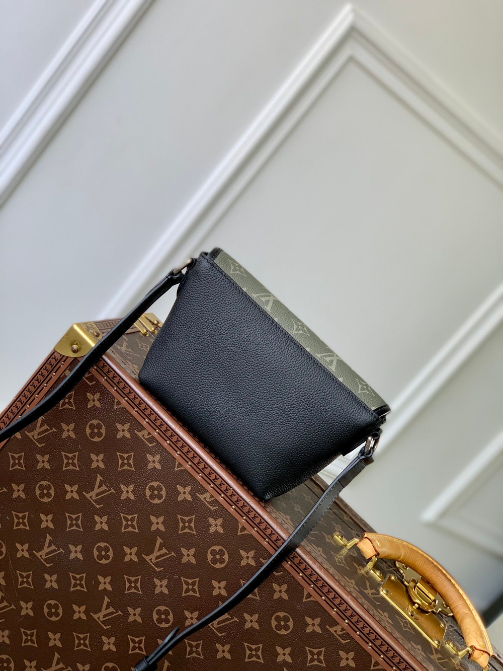 Louis Vuitton Pulse Wearable Wallet