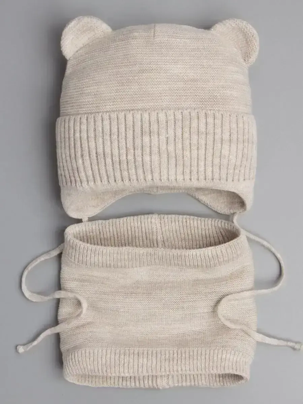 Шапка и снуд вязаная демисезонная для детей