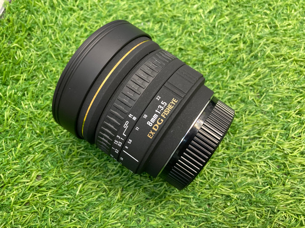 Sigma AF 8mm 3.5 EX DG Circular FishEye Nikon F