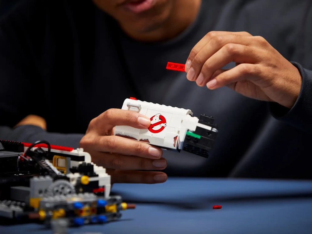 Конструктор LEGO Icons 10274 Ghostbusters ECTO-1