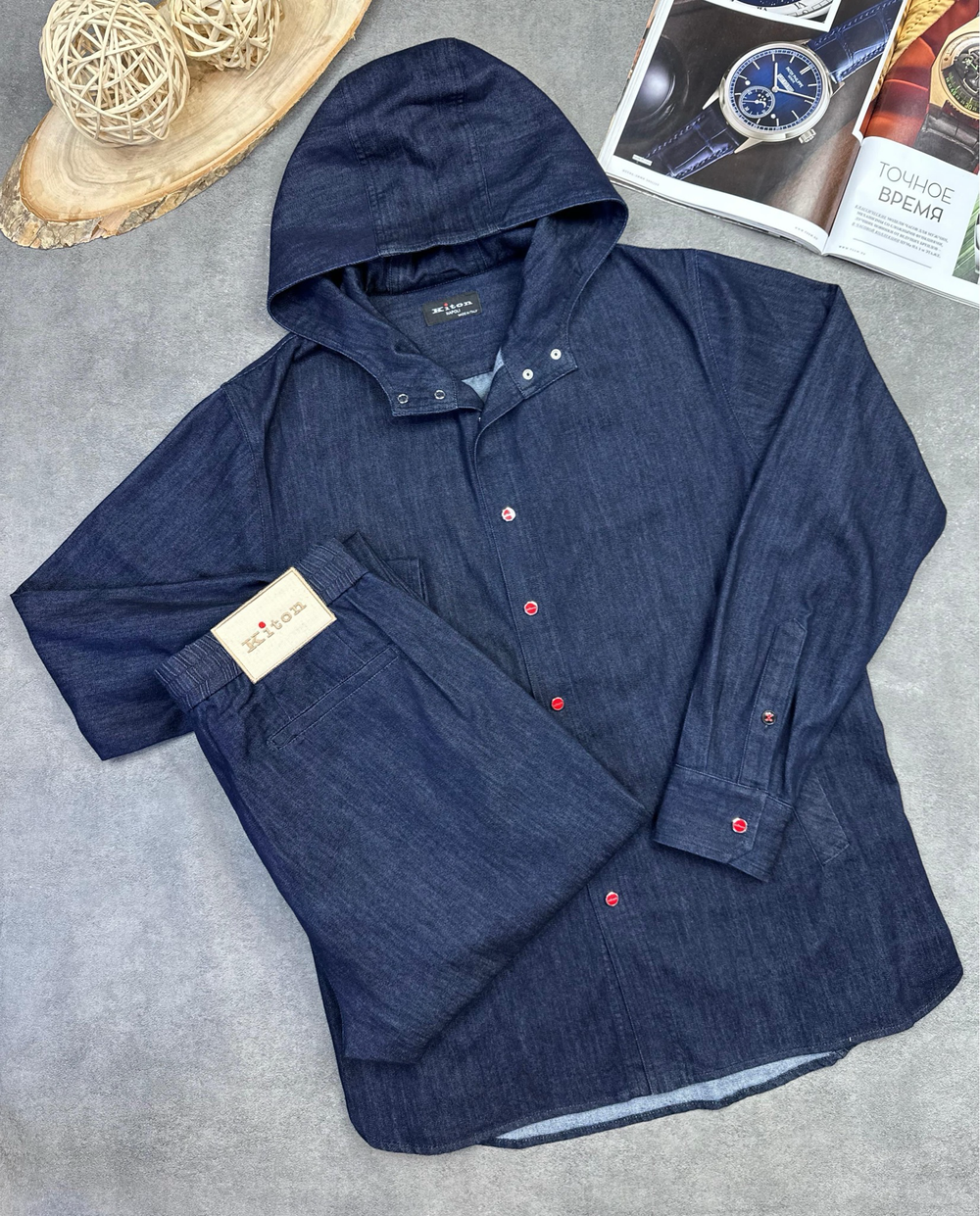 Джинсовый костюм Kiton