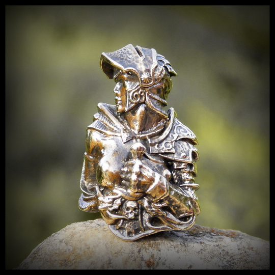 Бусина "Воительница" для темляков или браслетов латунь