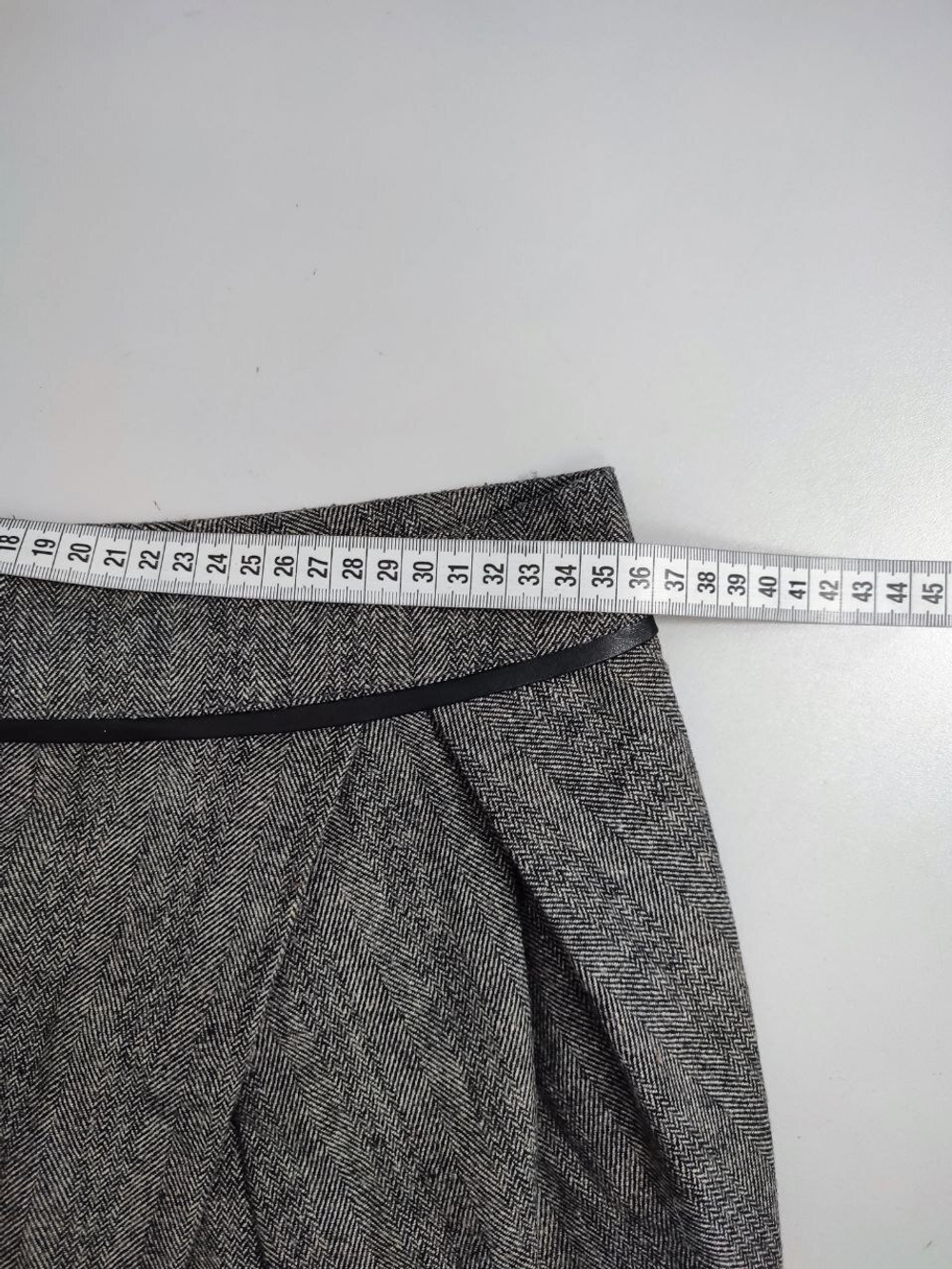 Юбка классического кроя 44 размер