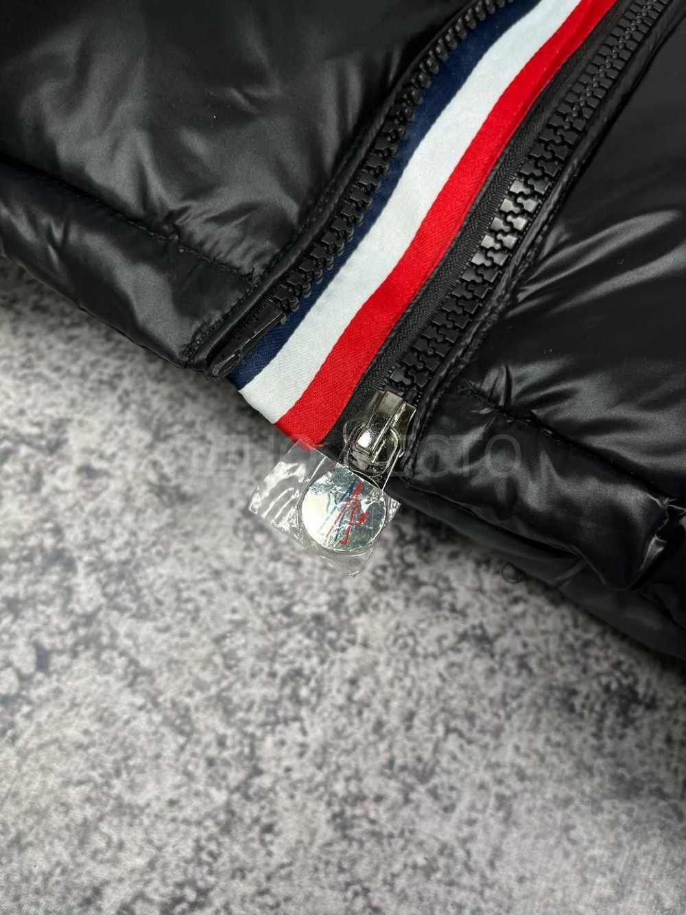 Пуховик Moncler