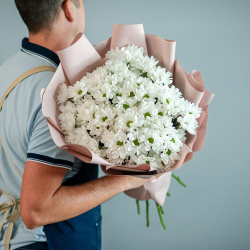 Воздушный букет из ромашковой хризантемы размер L