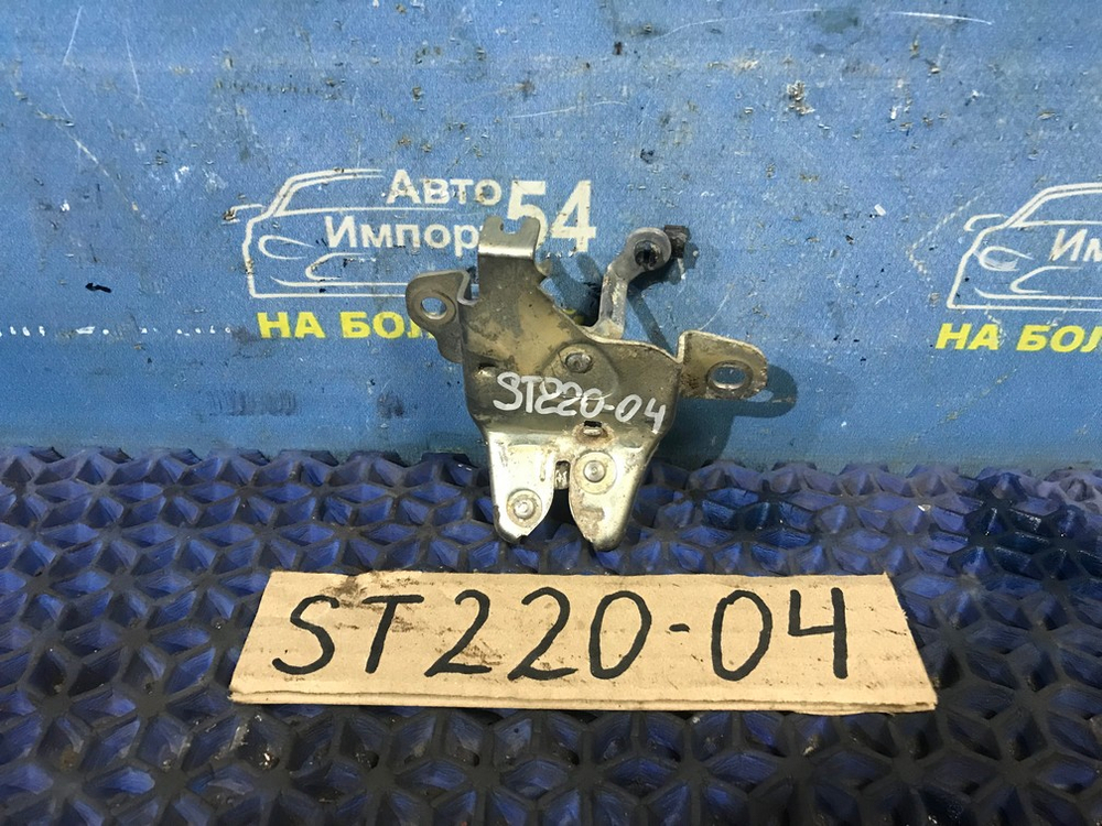 Замок багажника TOYOTA AVENSIS 2001