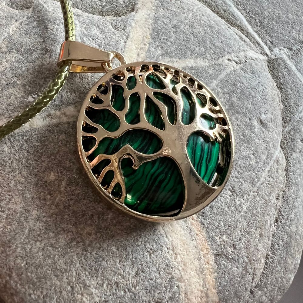 Подвеска. Дерево жизни. синт. Малахит Подвеска. Дерево жизни. синт. Малахит
