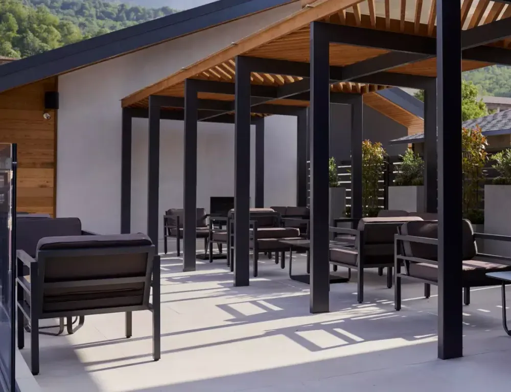 "Эстелья" кресло, каркас алюминий темно-серый (RAL7024) муар, ткань темно-серая 027