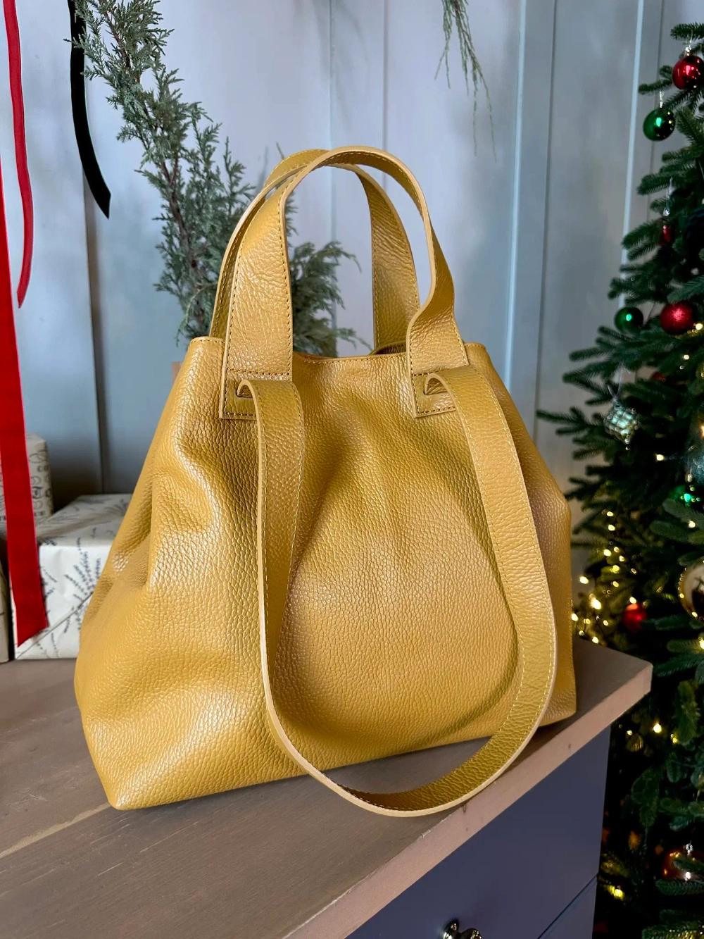 Женская сумка-шоппер из натуральной кожи горчичного цвета